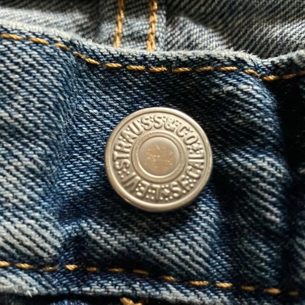 Levi's 505 Blue Jeans with Vintage Appeal 34x32‎ (Red Tab No Text)